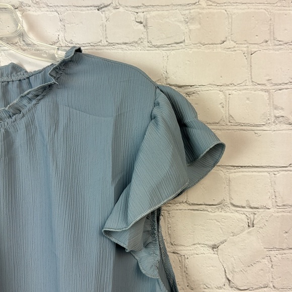 BloomChic Blue Mock Neck Cap Sleeve Ruffle Trim Blouse Plus Size 3X - Picture 3 of 6